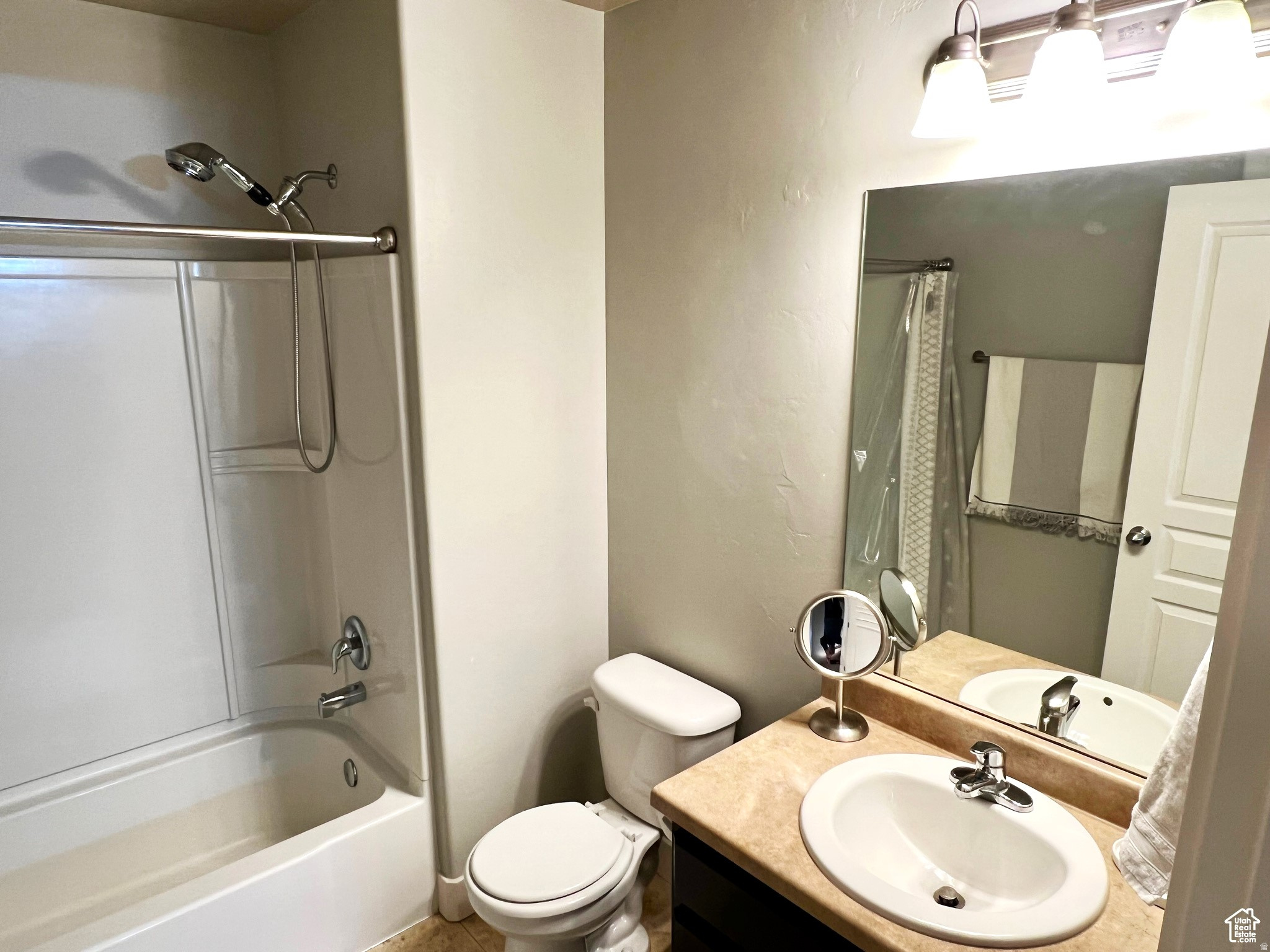 THE GABLES AT SARATOGA SPRINGS - Residential