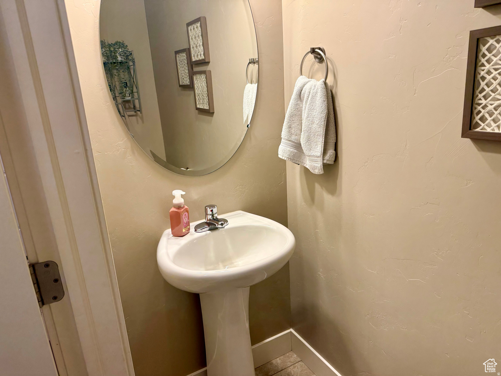 THE GABLES AT SARATOGA SPRINGS - Residential