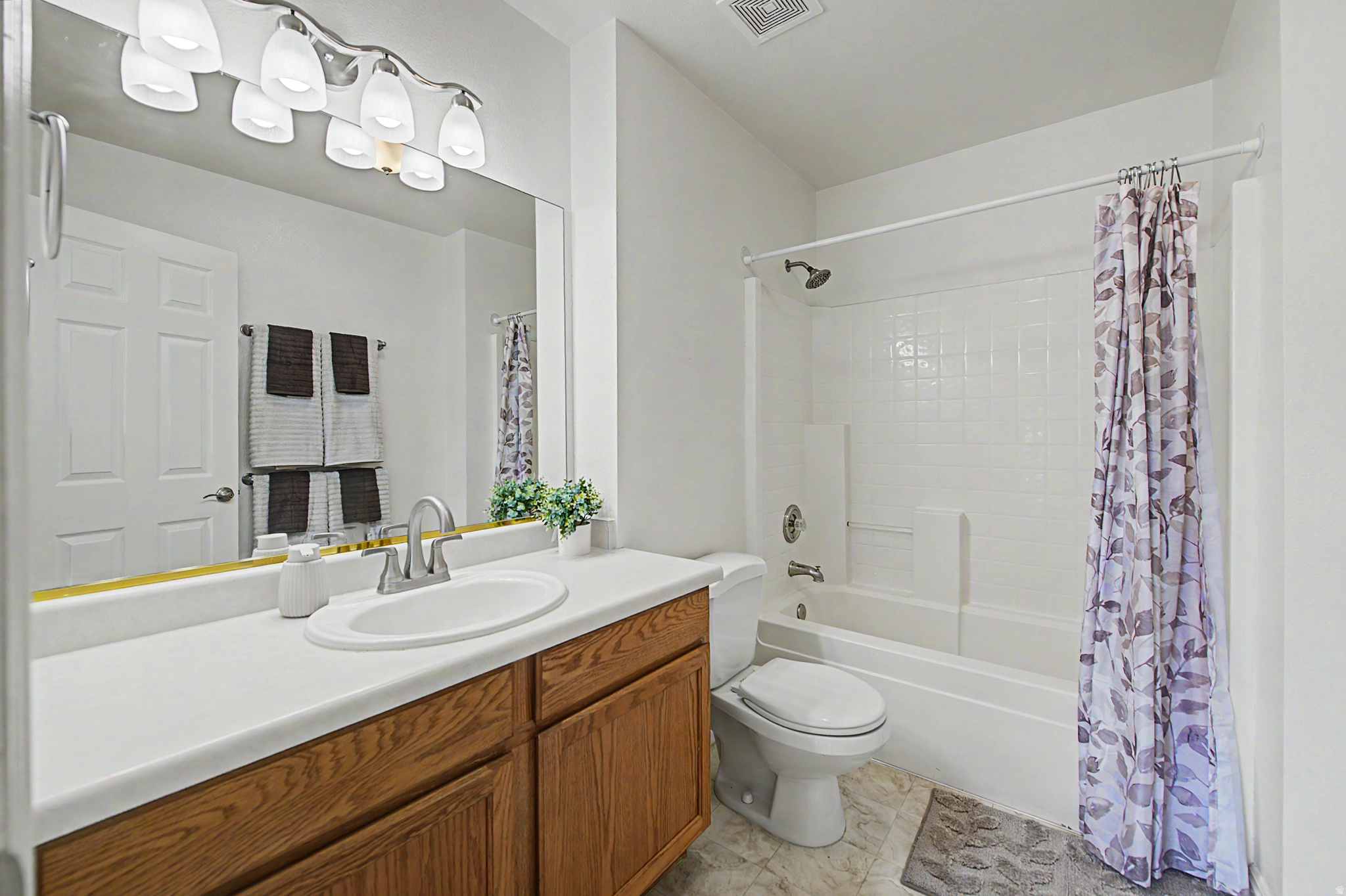 EASTRIDGE - Residential Income