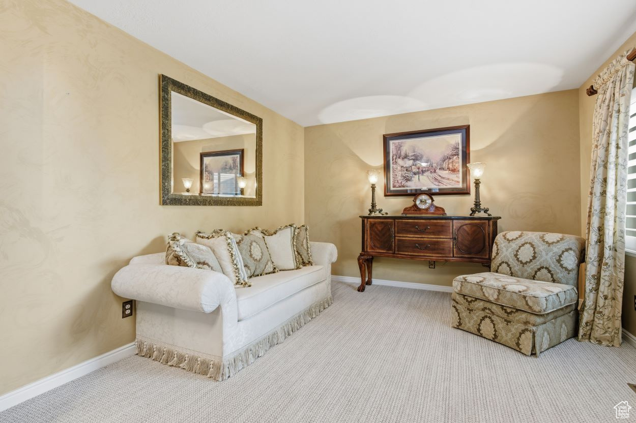 SPRING HOLLOW - Residential