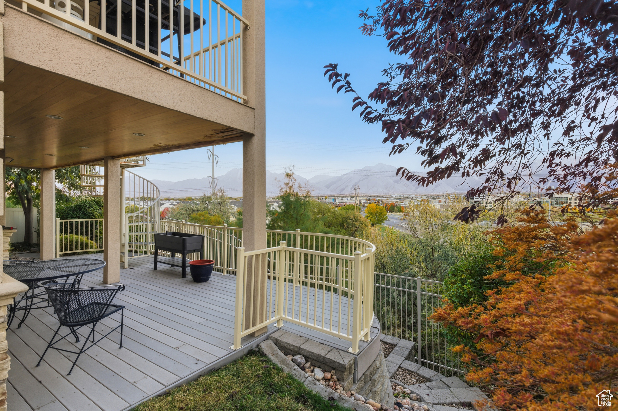 SPRING HOLLOW - Residential