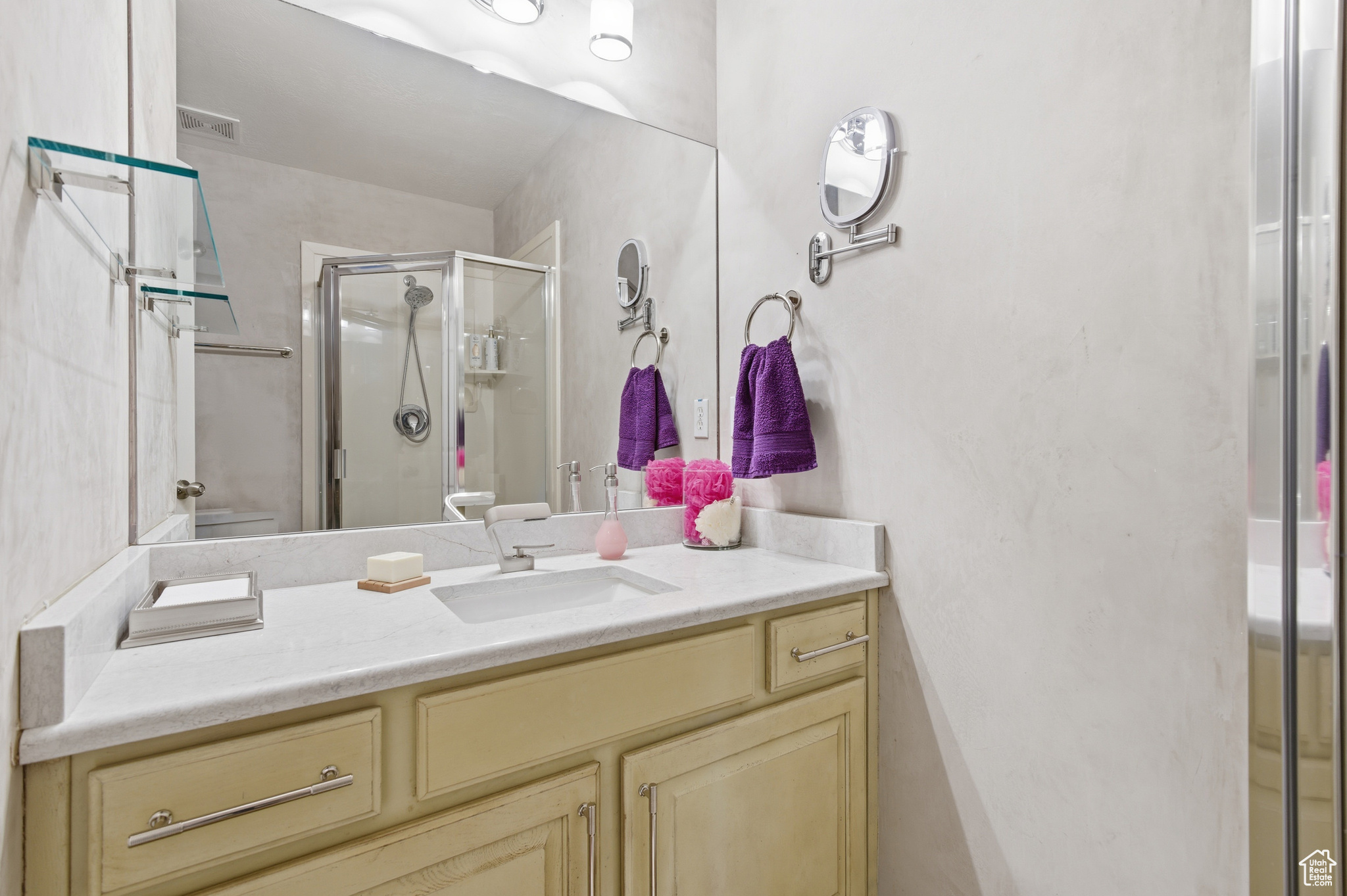 SPRING HOLLOW - Residential