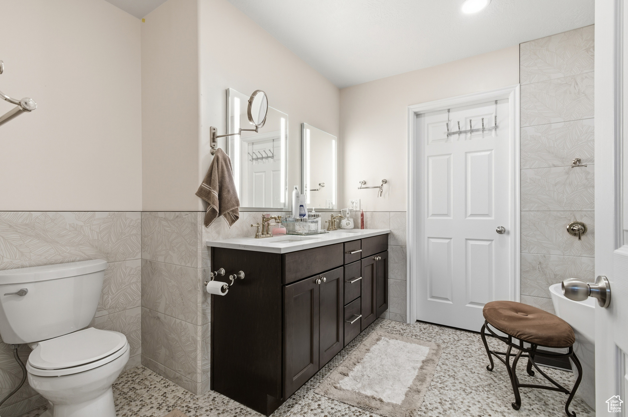 SPRING HOLLOW - Residential