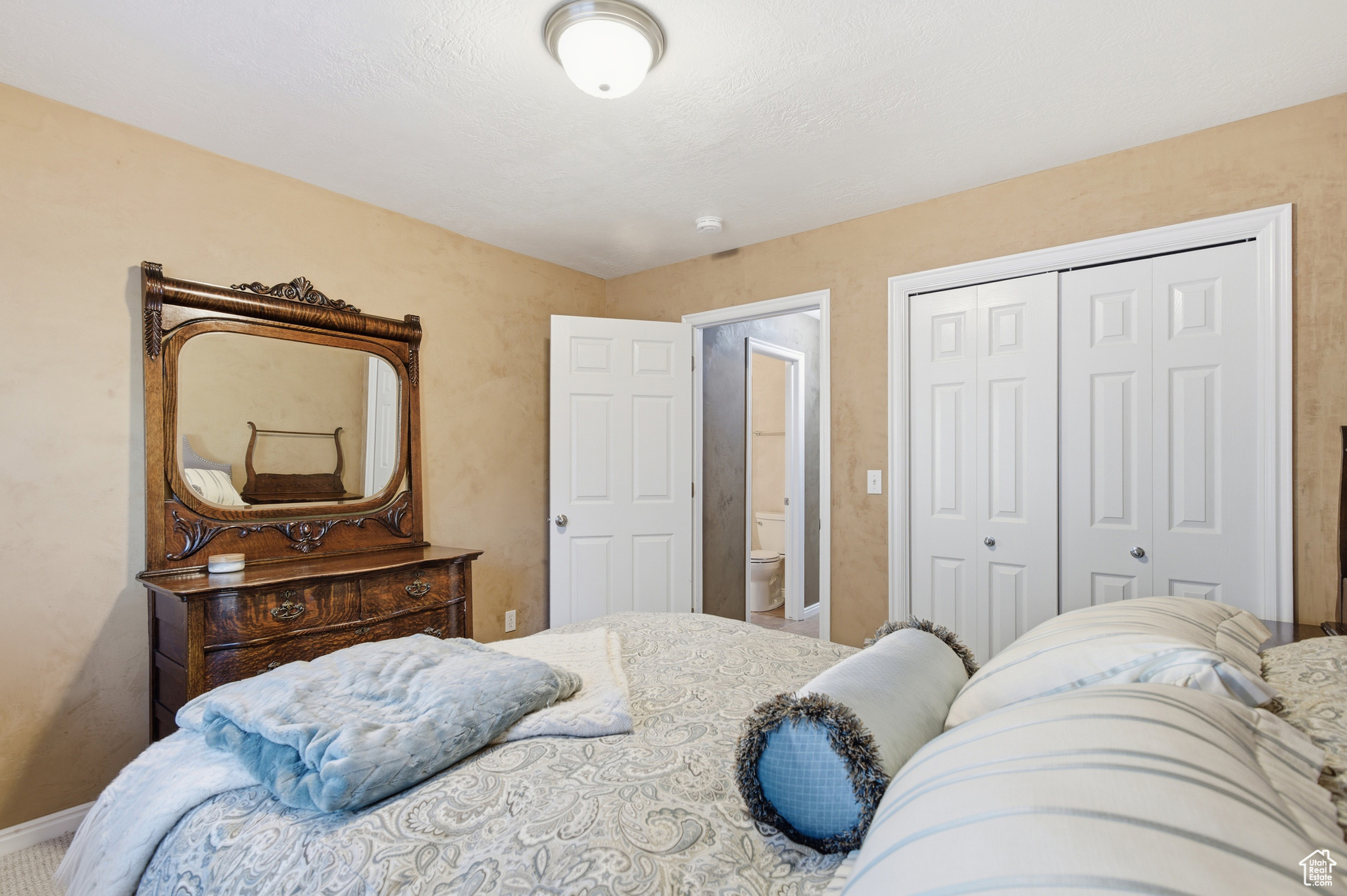 SPRING HOLLOW - Residential