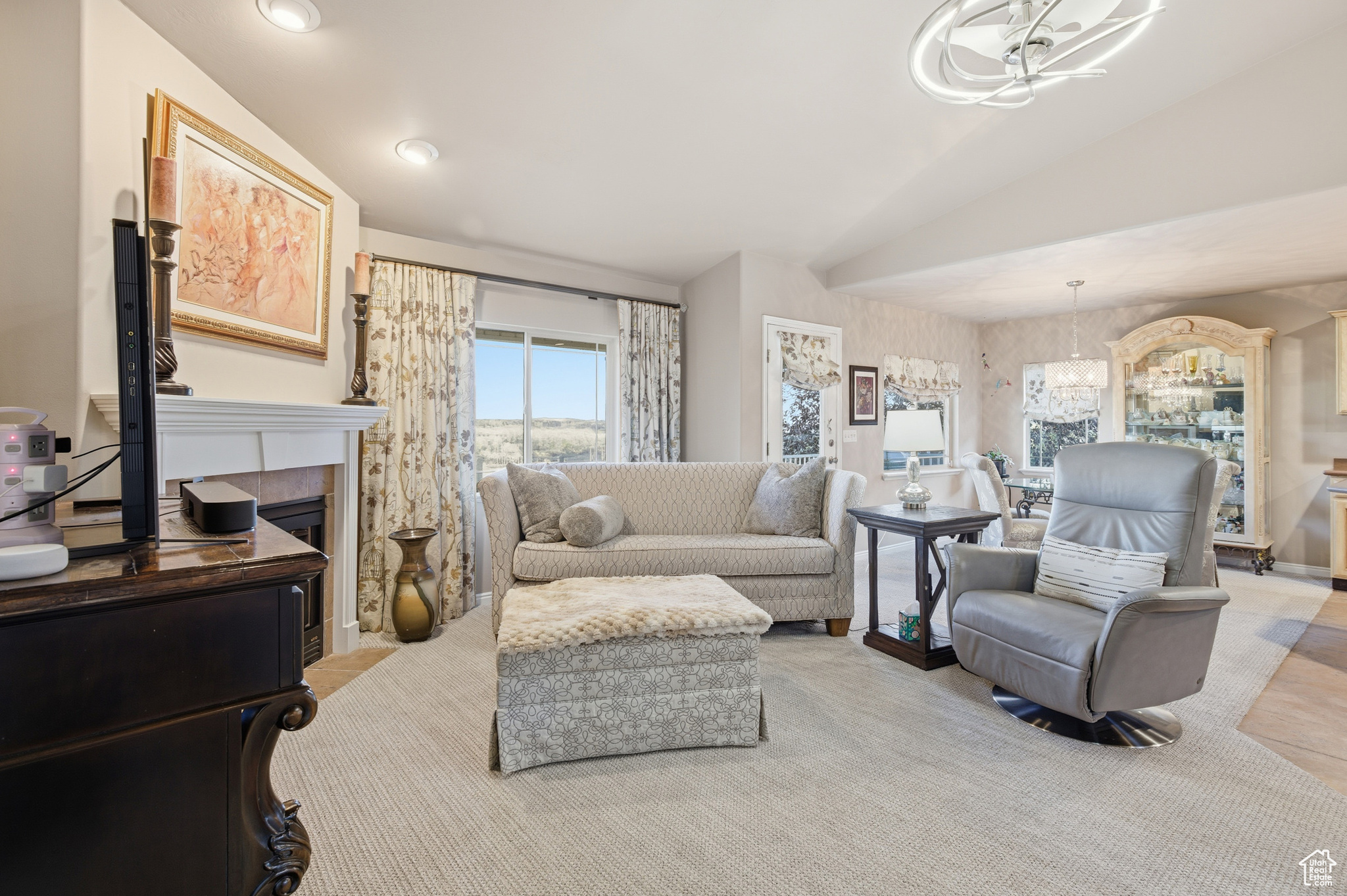 SPRING HOLLOW - Residential