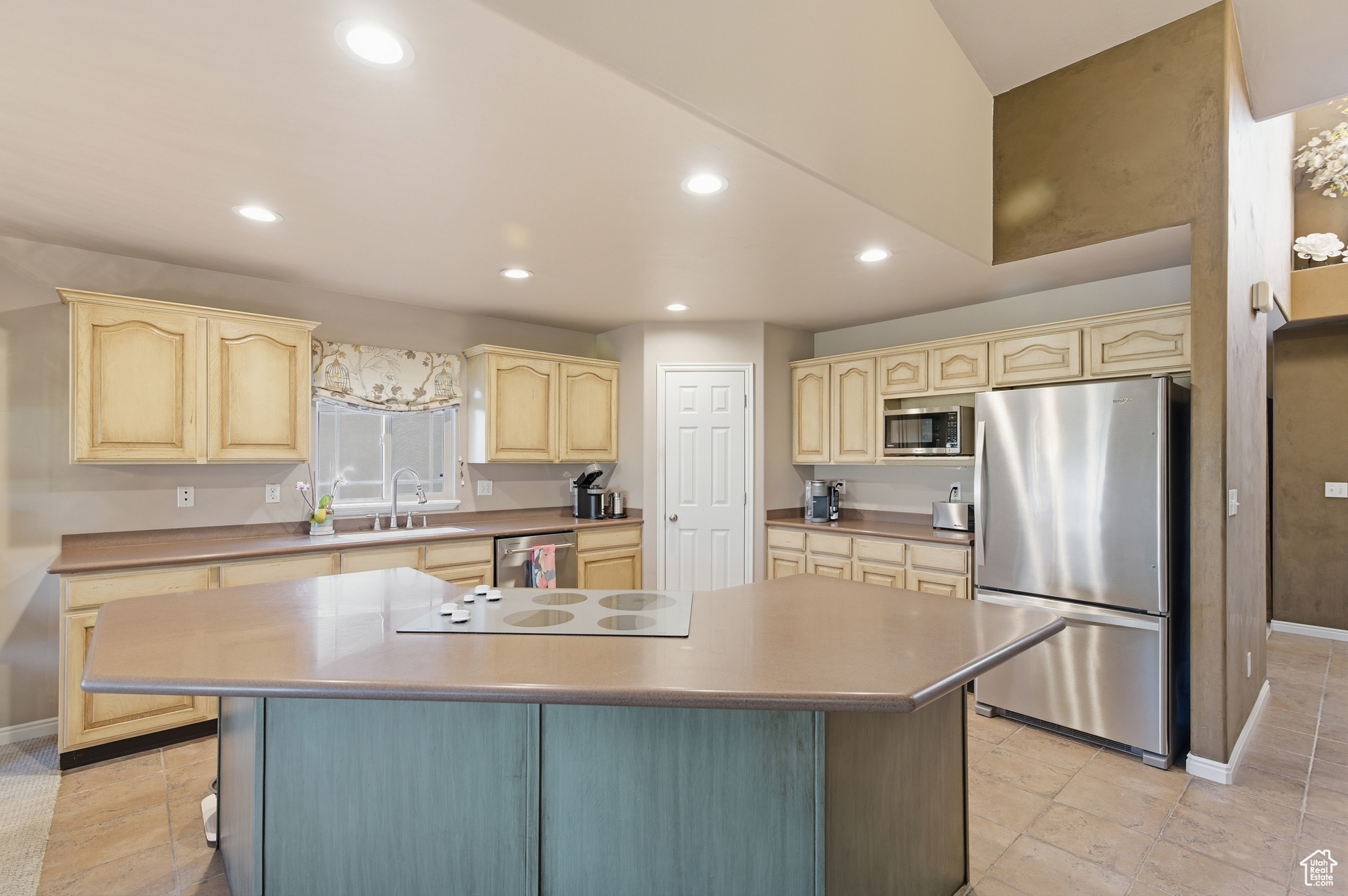 SPRING HOLLOW - Residential