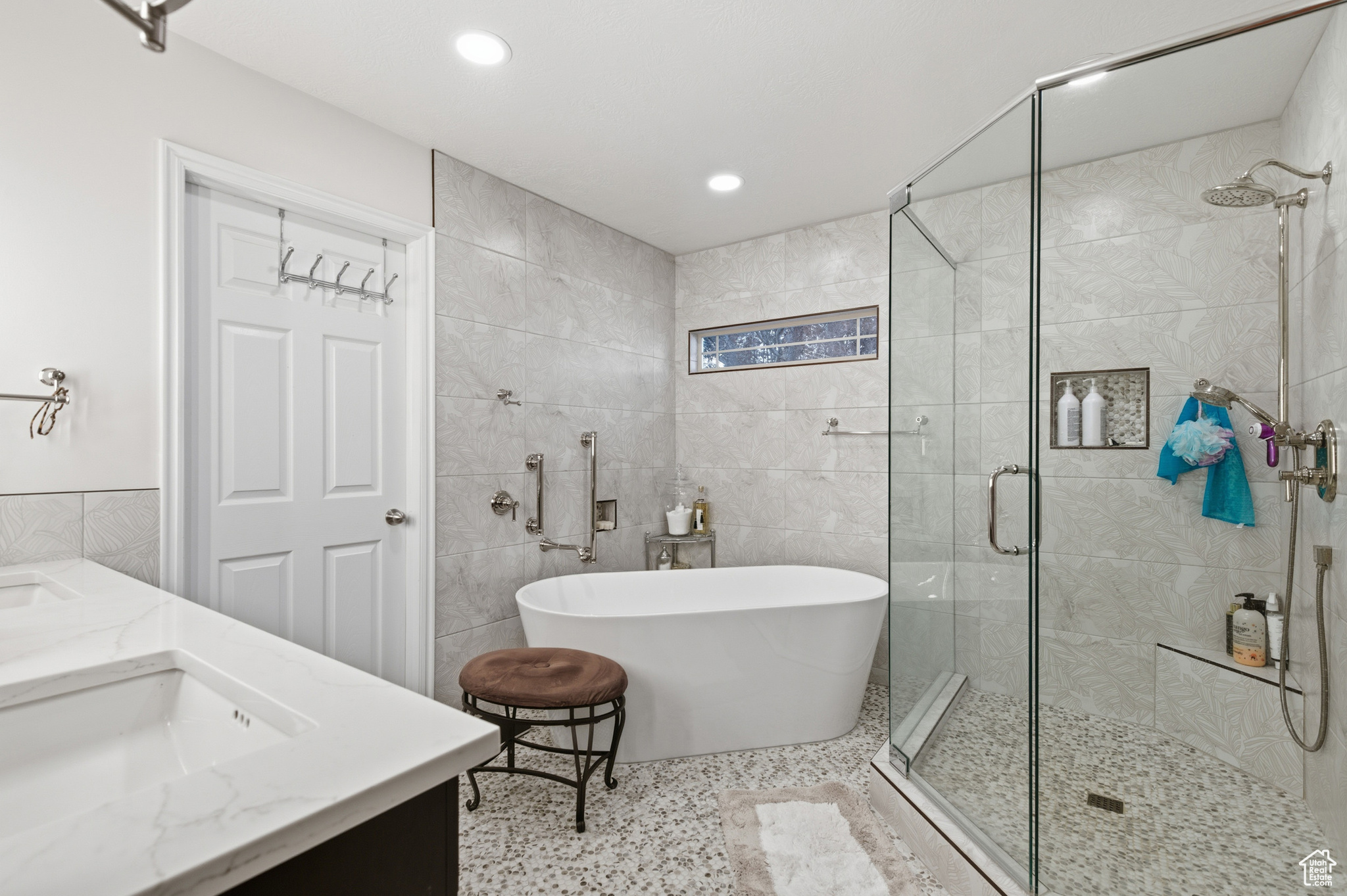 SPRING HOLLOW - Residential