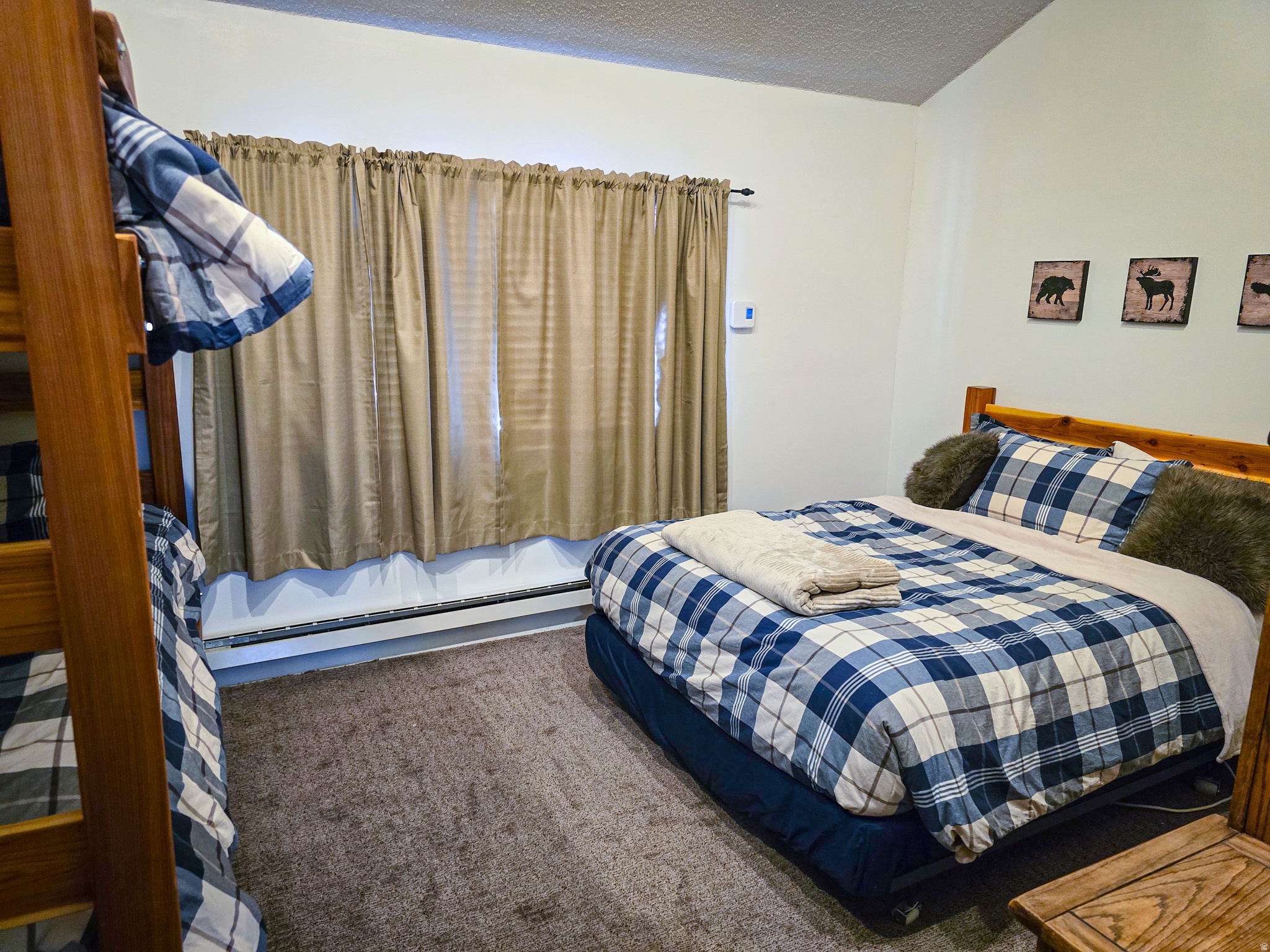 SNOWFLAKE CONDOMINIUMS - Residential