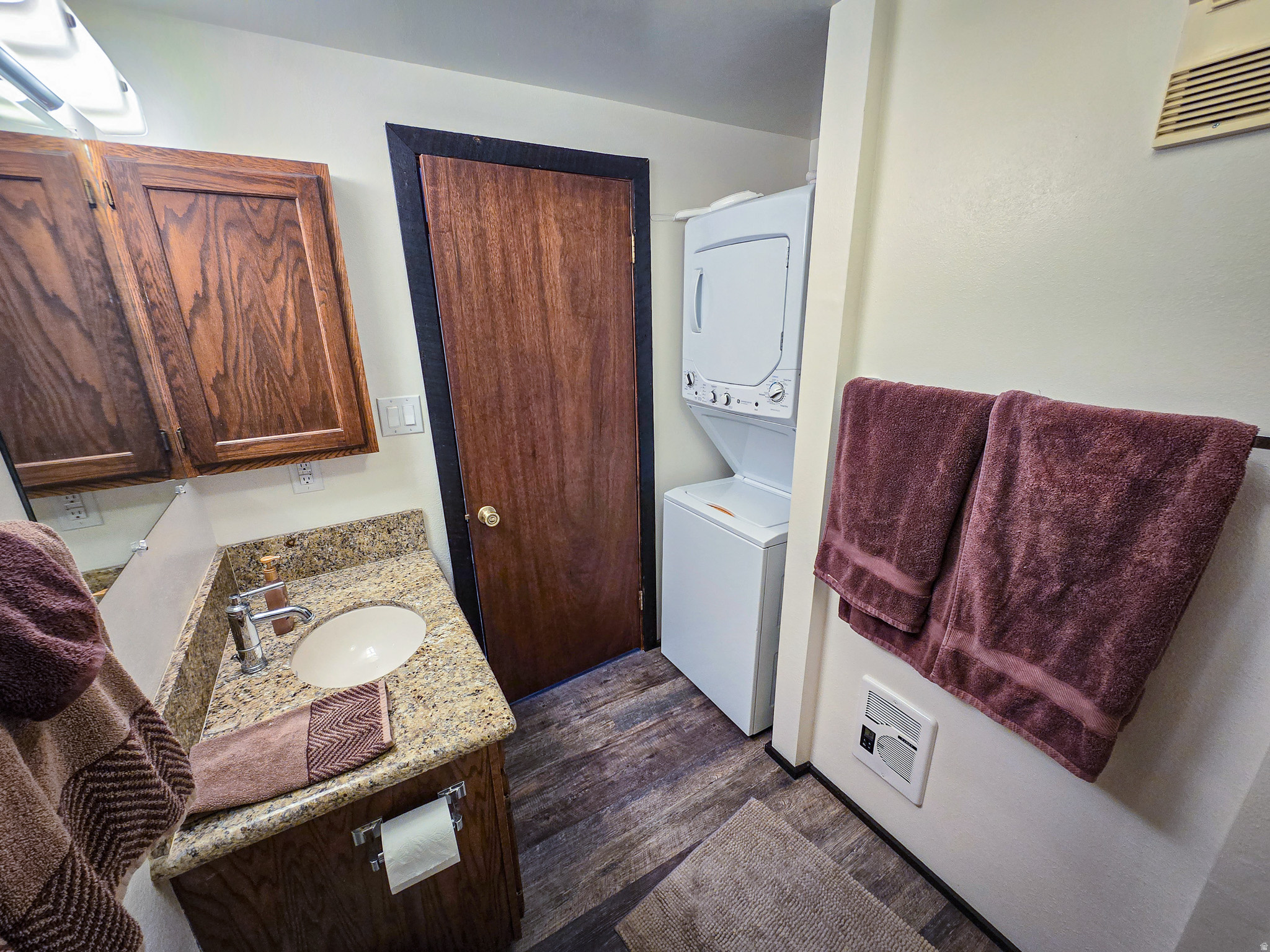 SNOWFLAKE CONDOMINIUMS - Residential