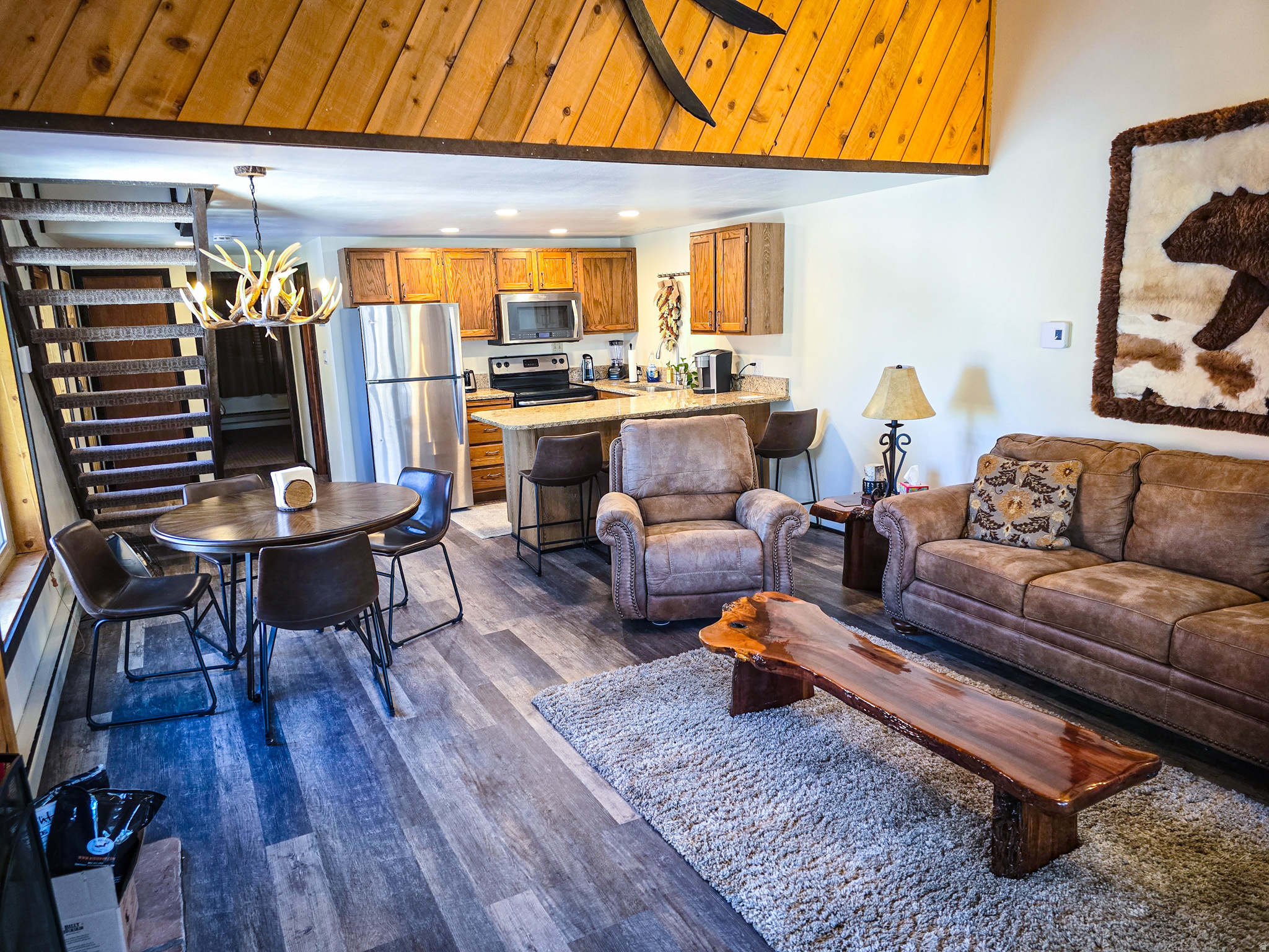 SNOWFLAKE CONDOMINIUMS - Residential