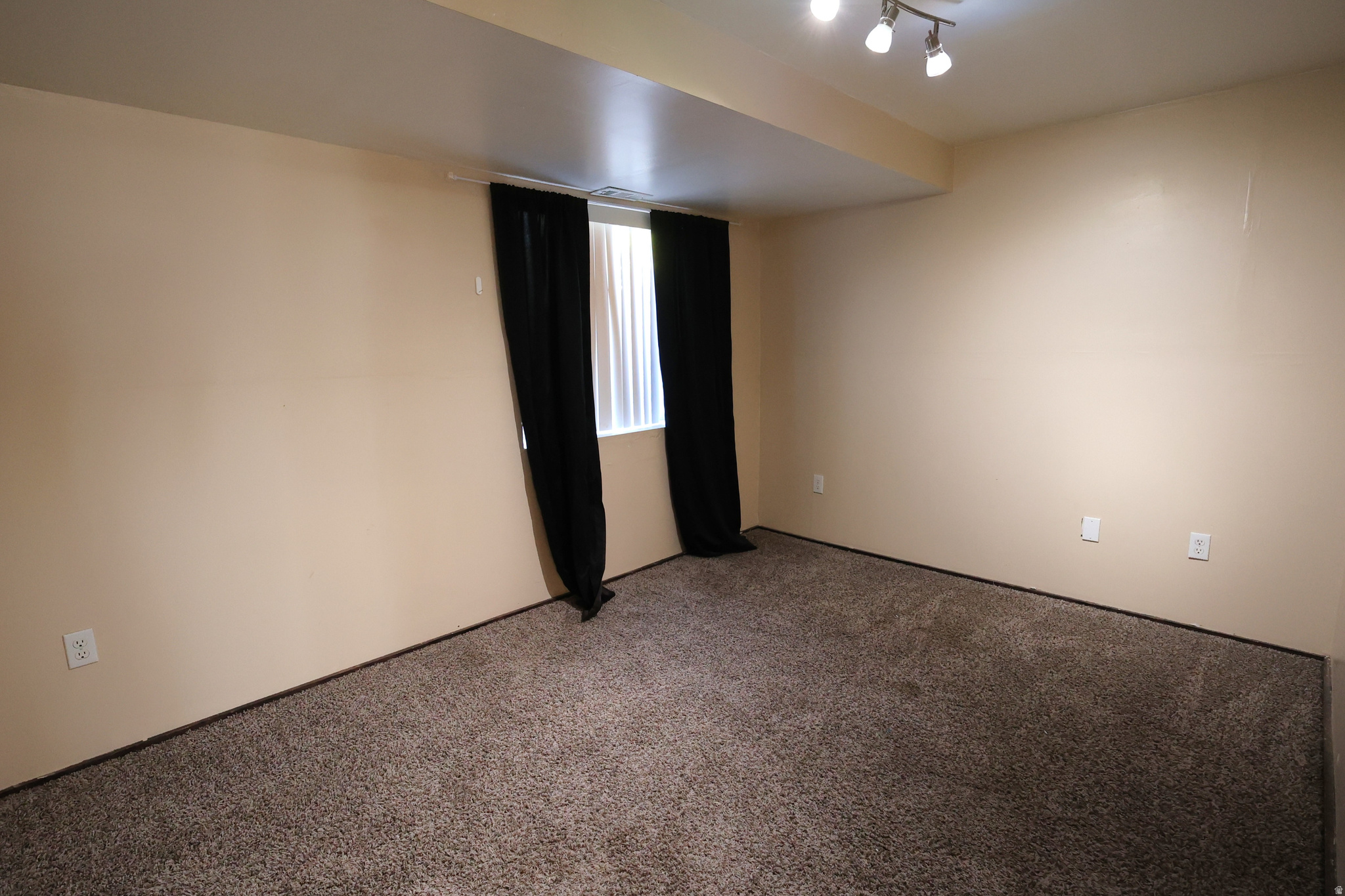 WEST HILLS - Residential