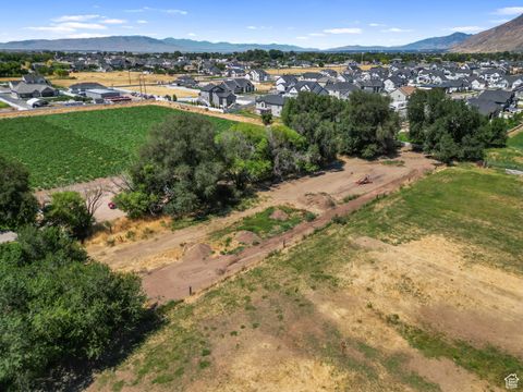 Tiny photo for 530 W MAPLE ST N, Mapleton, UT 84664 (MLS # 2105360)