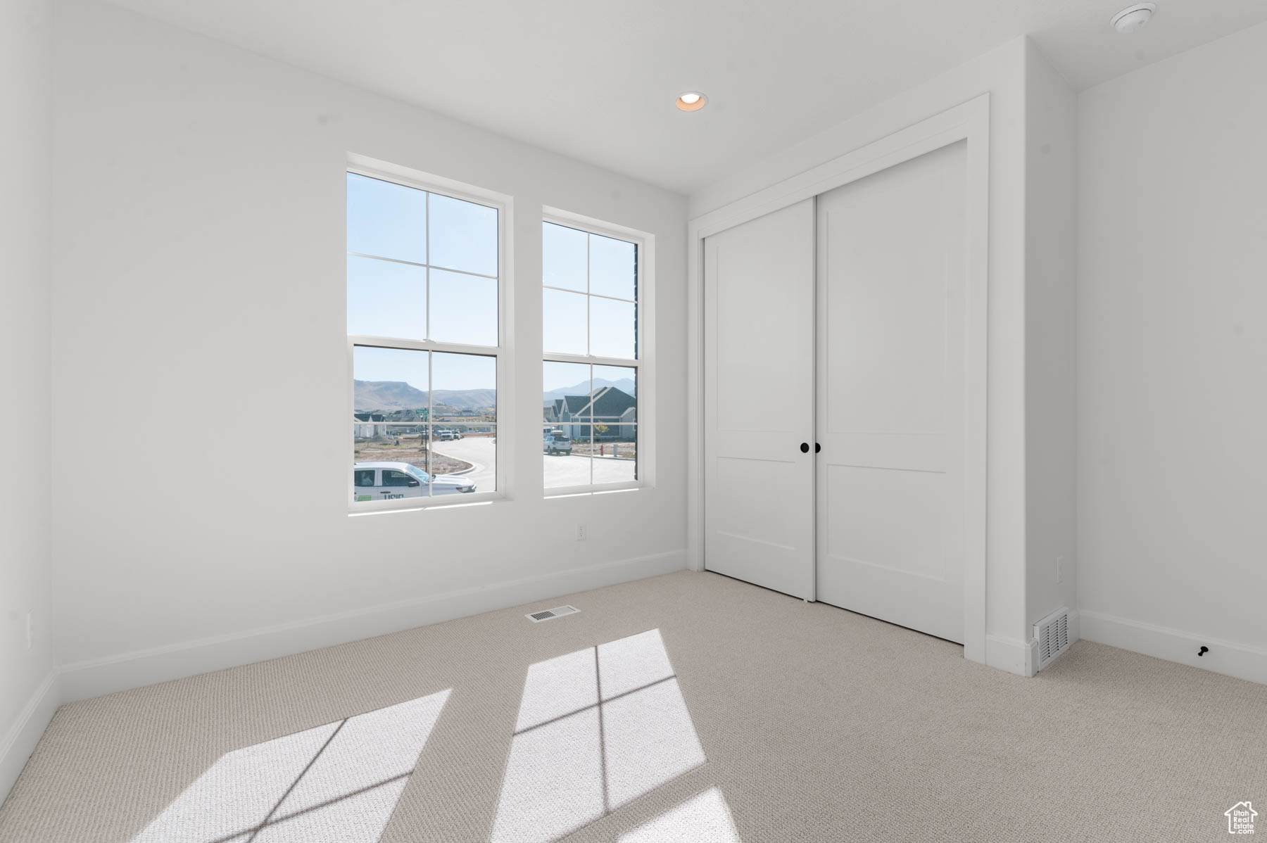 HIDDEN OAKS SIGNATURE 638 - Residential