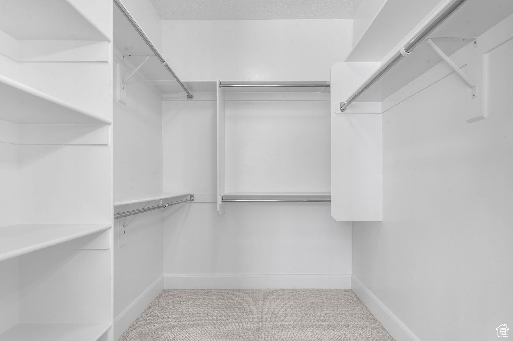 HIDDEN OAKS SIGNATURE 638 - Residential