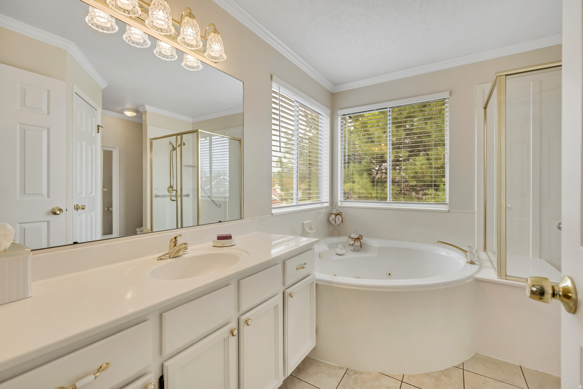 HOMES AT CROSSPOINTE - Residential