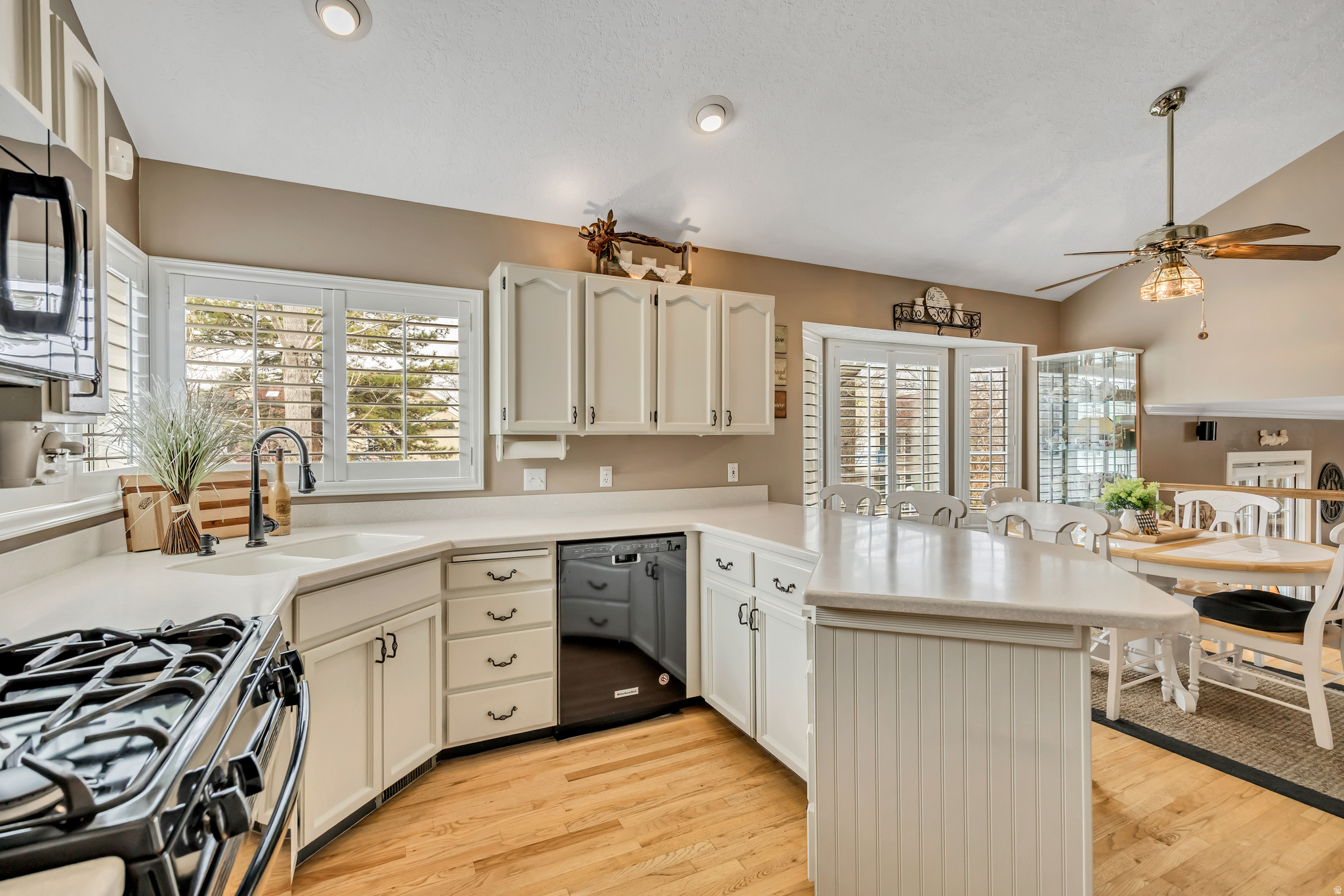 HOMES AT CROSSPOINTE - Residential