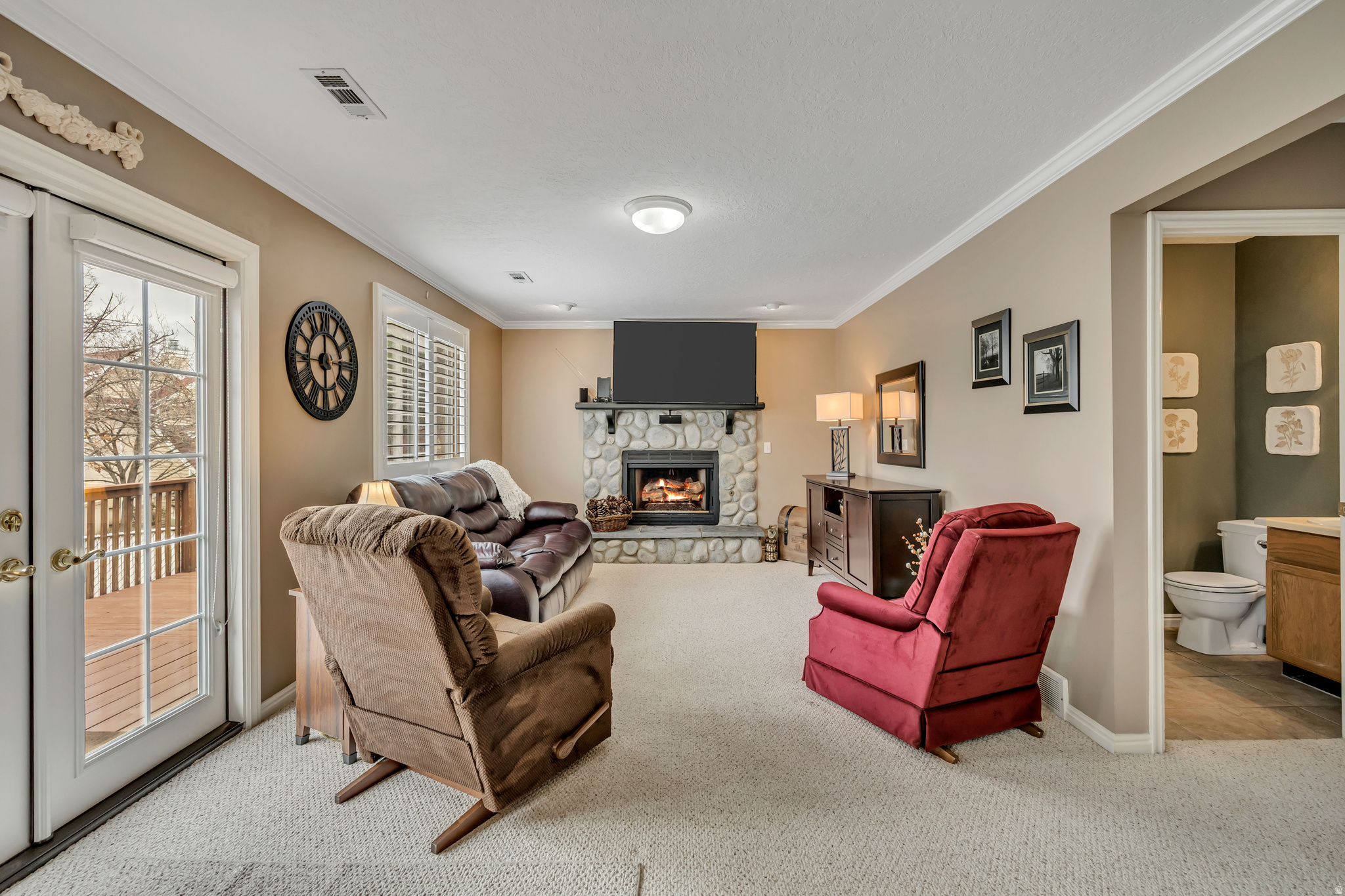 HOMES AT CROSSPOINTE - Residential