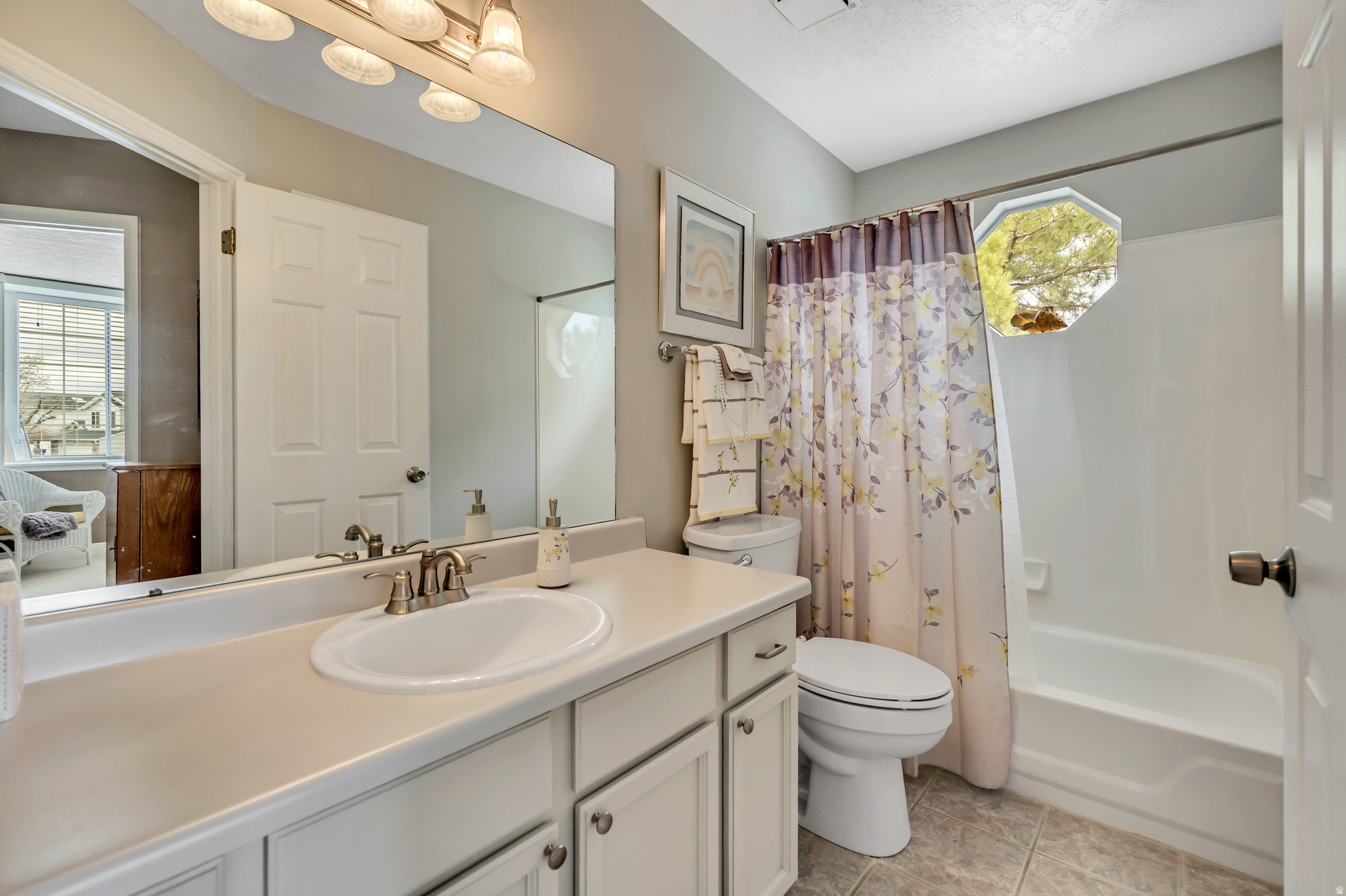 HOMES AT CROSSPOINTE - Residential