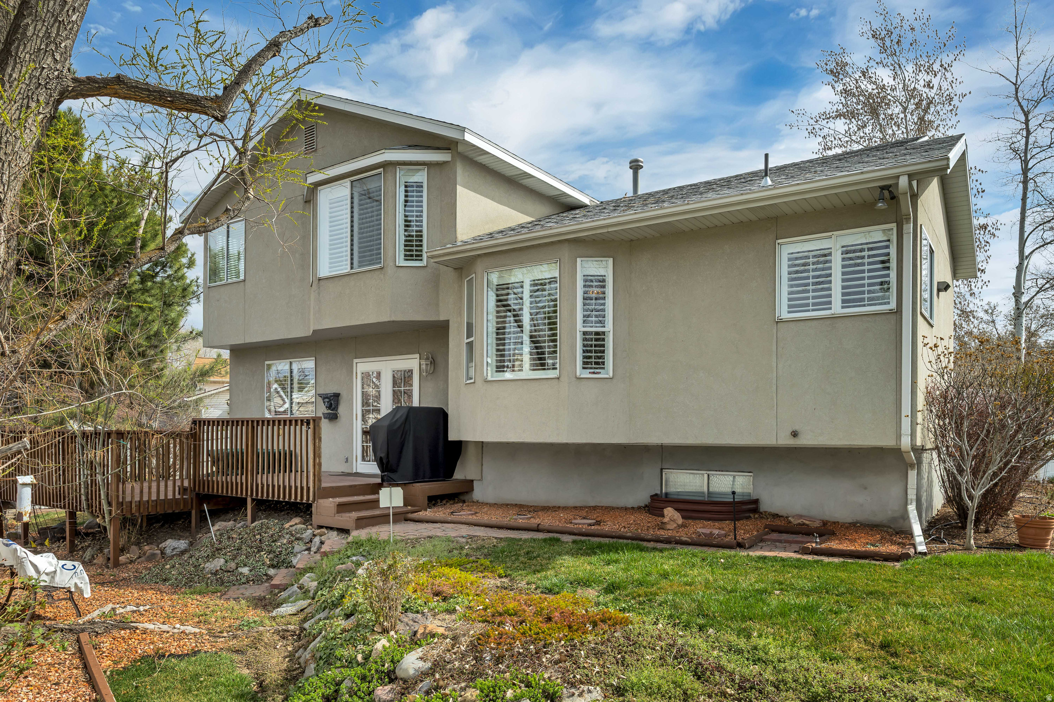 HOMES AT CROSSPOINTE - Residential