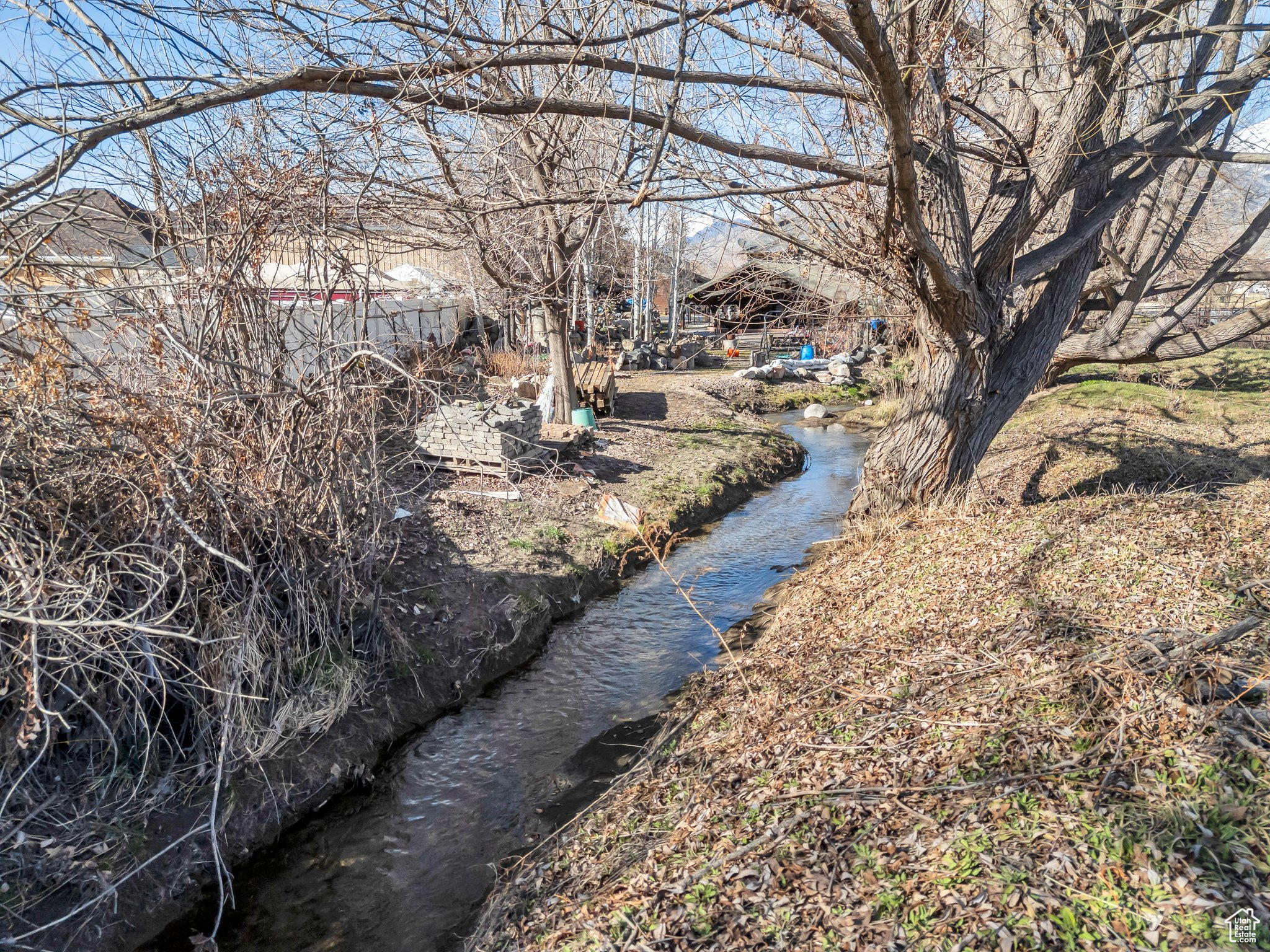 LINDON MEADOWS - Land