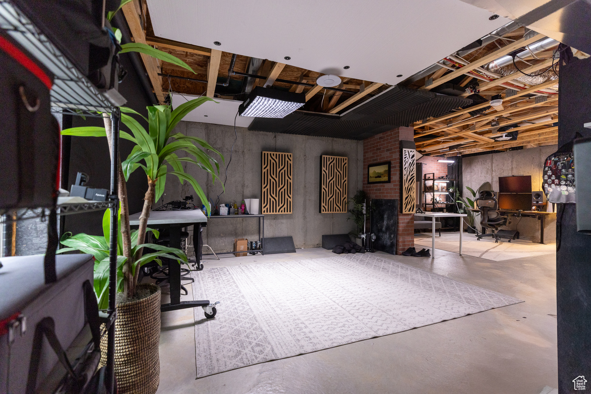 NORTHRIDGE - Residential