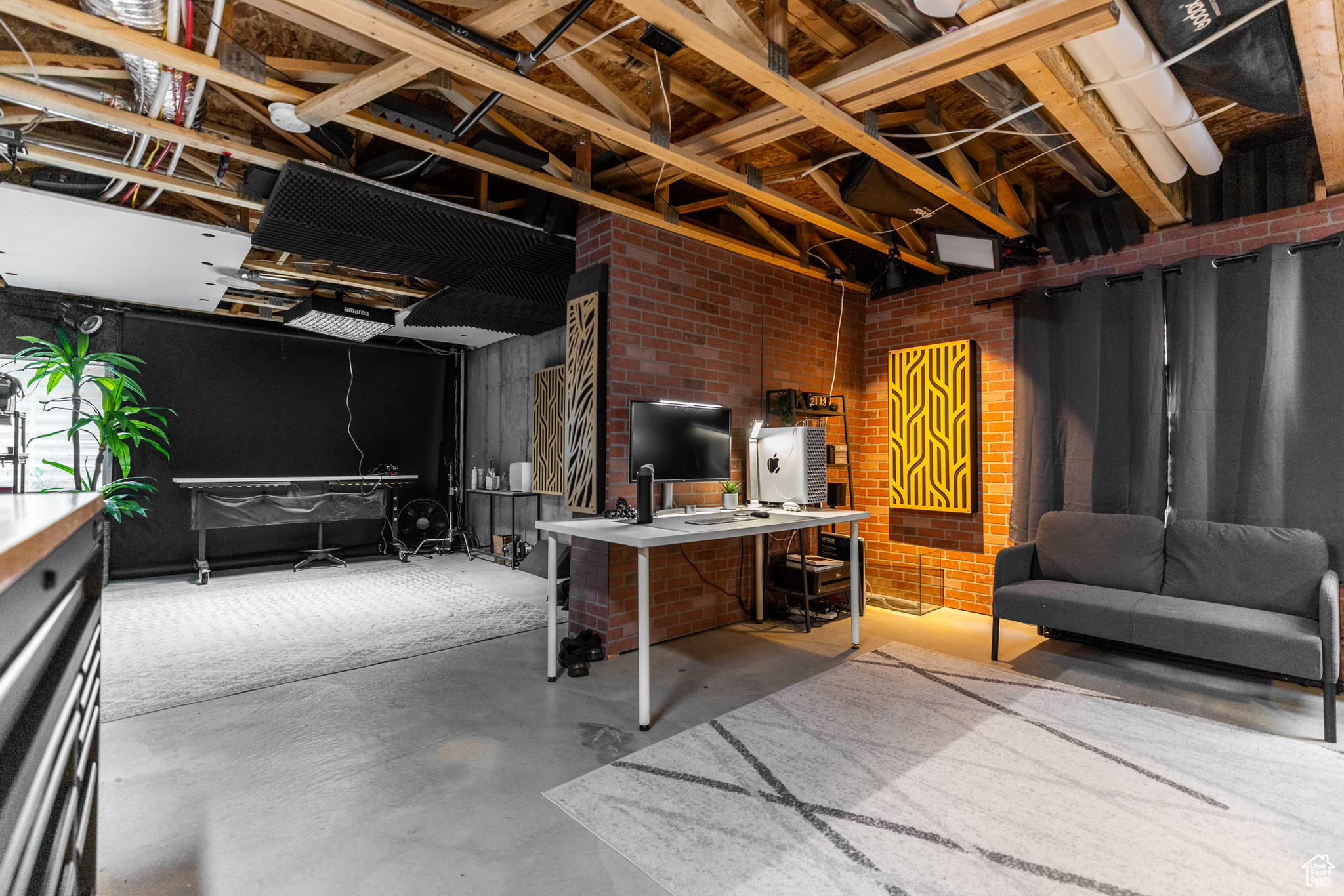 NORTHRIDGE - Residential