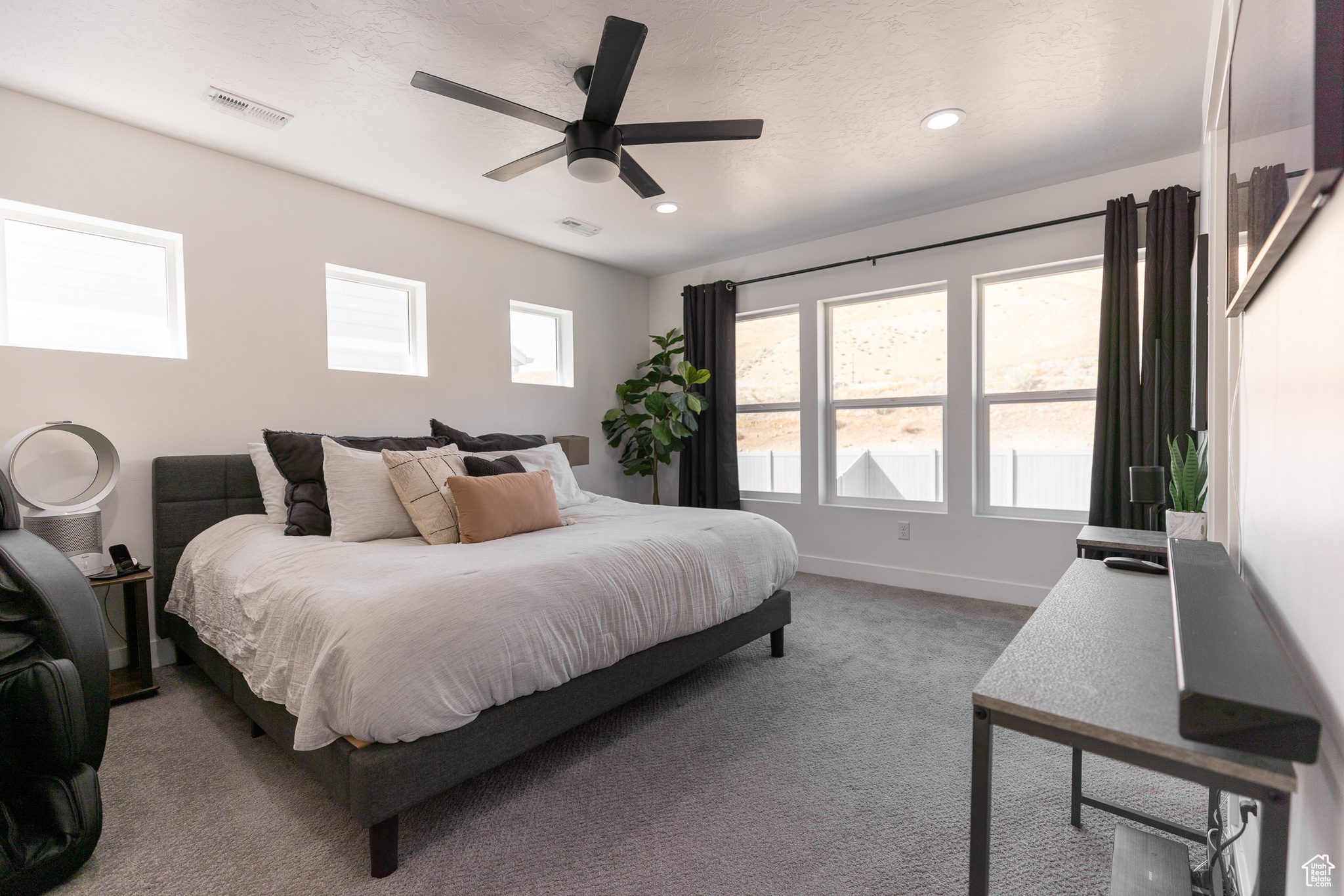 NORTHRIDGE - Residential