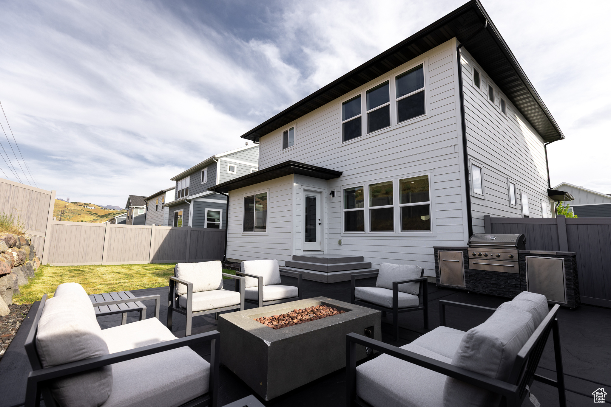 NORTHRIDGE - Residential