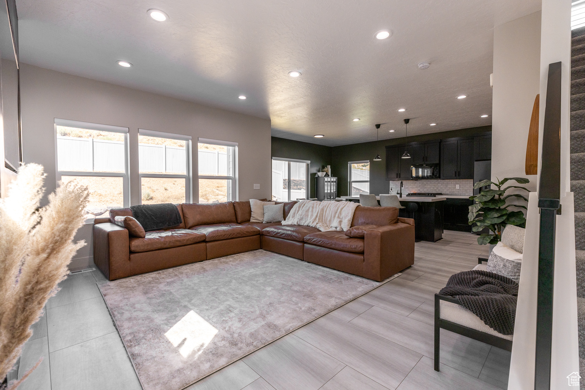 NORTHRIDGE - Residential