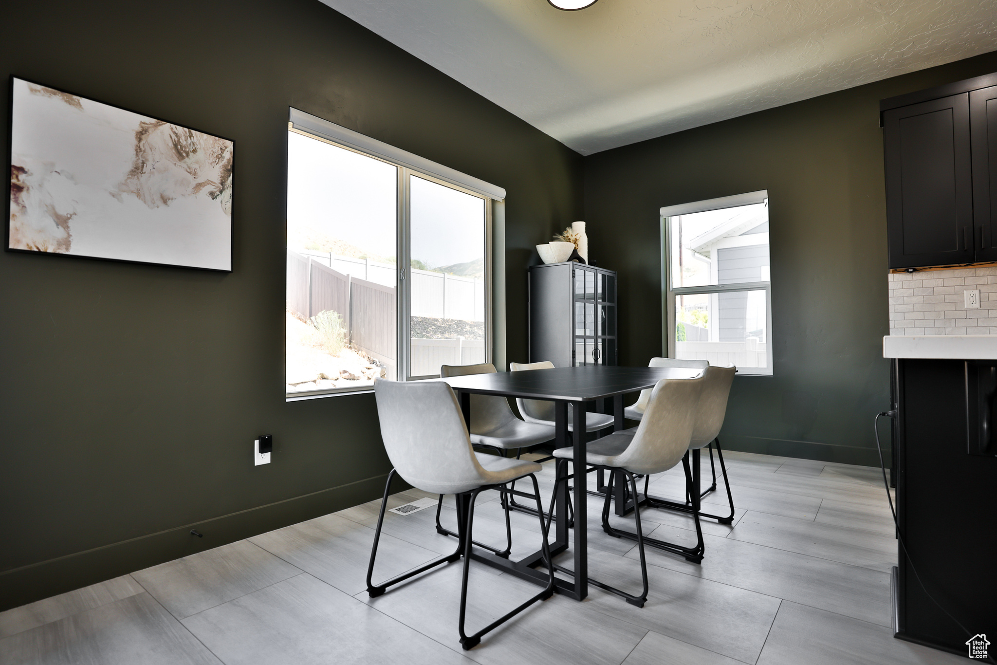 NORTHRIDGE - Residential