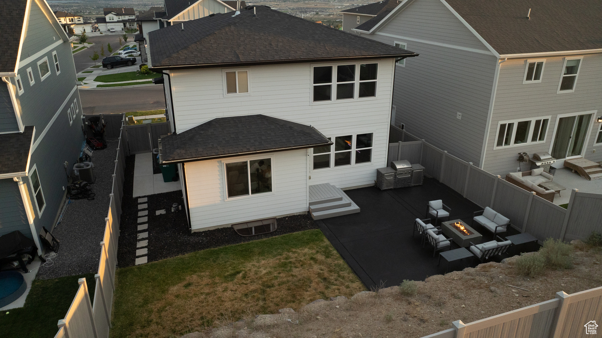 NORTHRIDGE - Residential