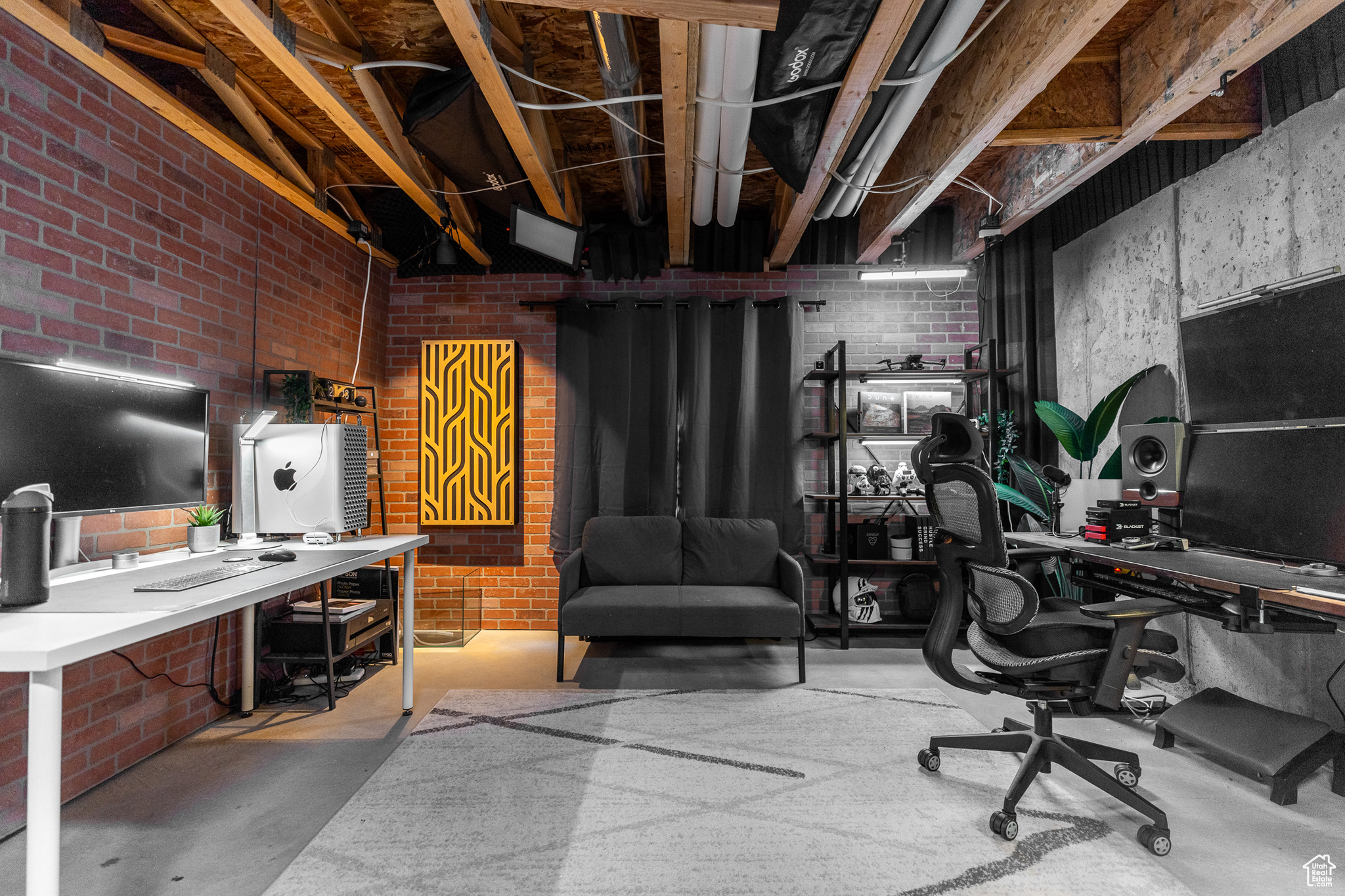 NORTHRIDGE - Residential