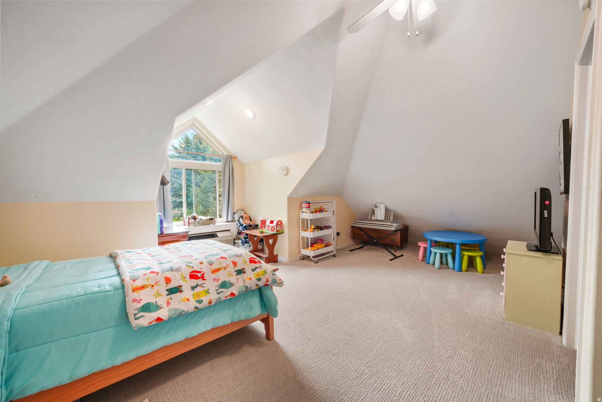 STRAWBERRY ESTATES - Residential