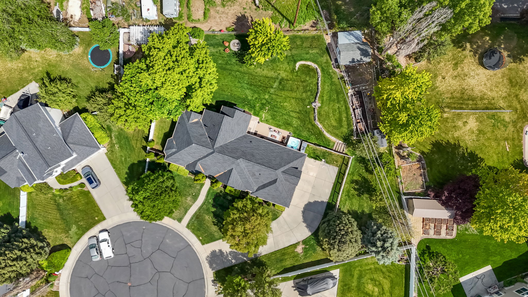 STRAWBERRY ESTATES - Residential
