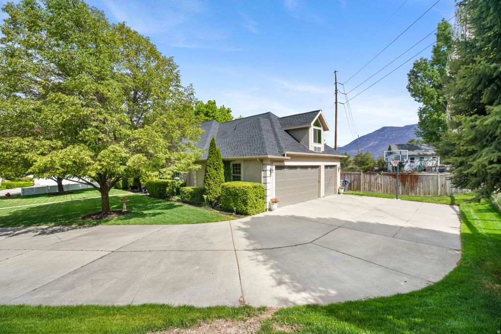 Photo of 357 S 320 W, Lindon, UT 84042 (MLS # 2156822)