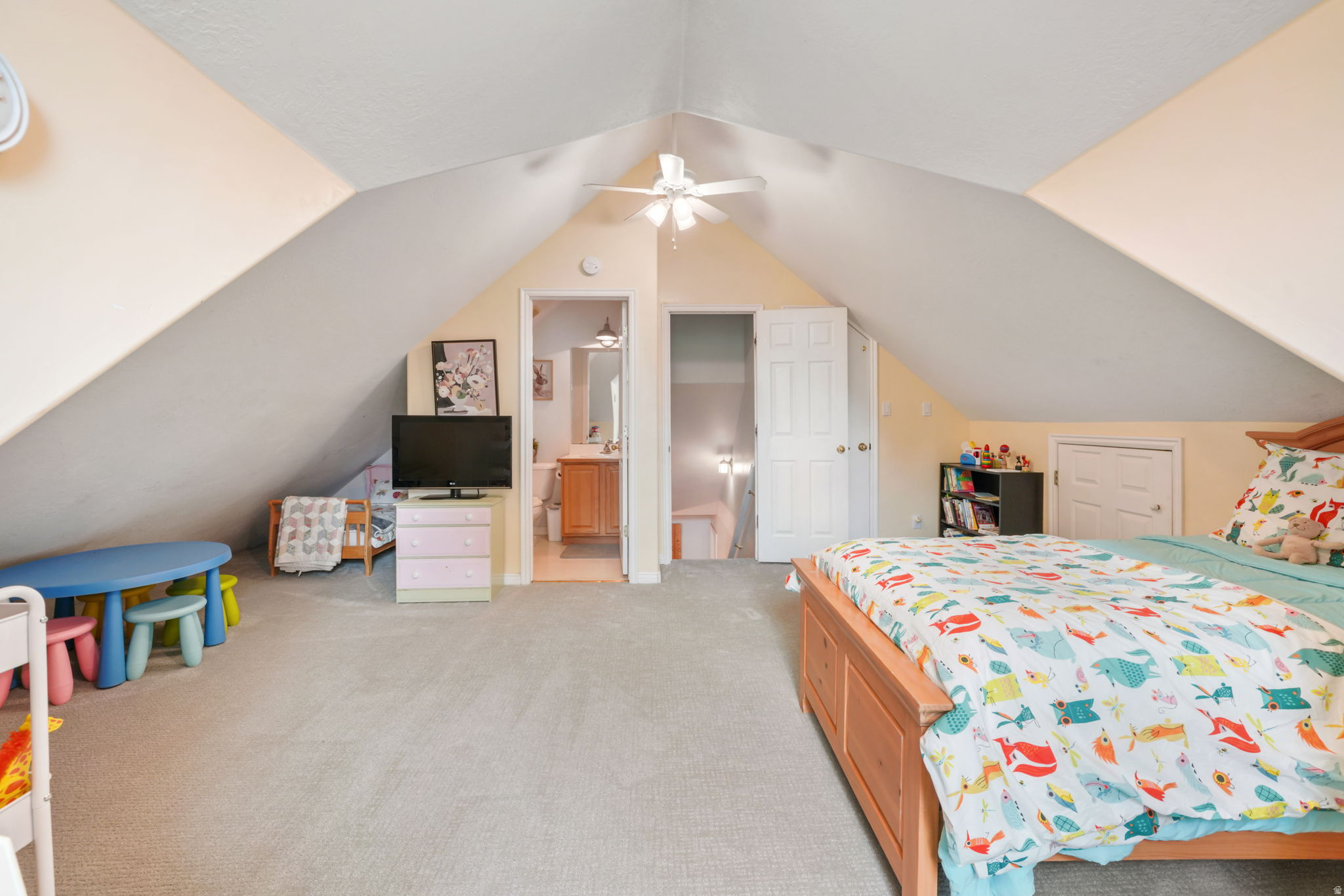 STRAWBERRY ESTATES - Residential