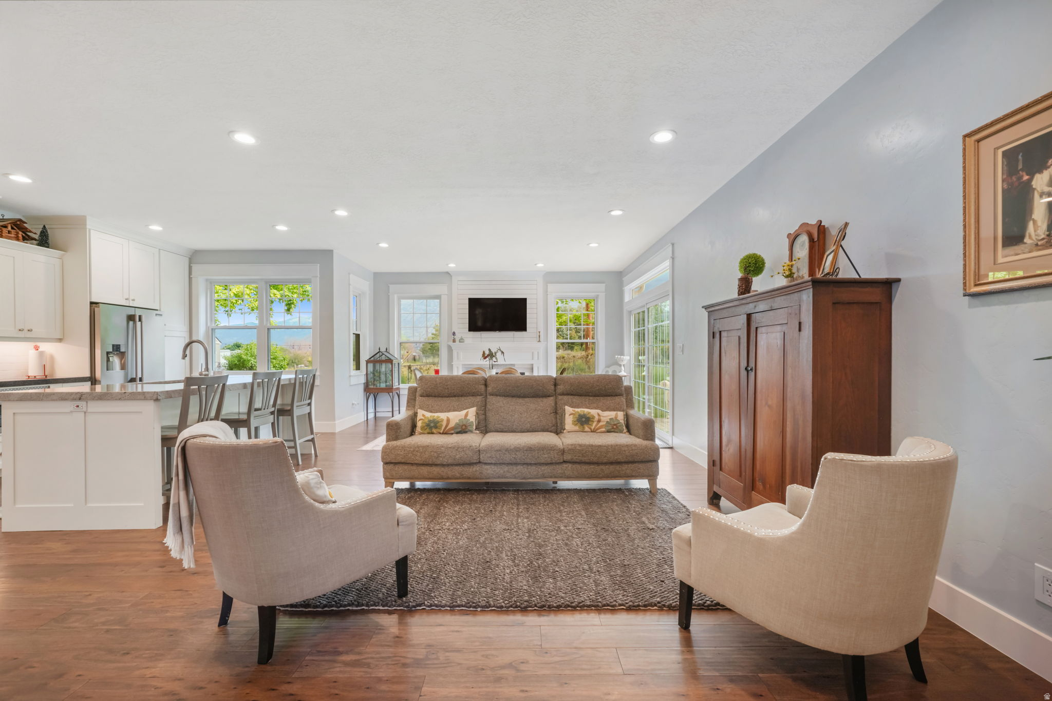 STRAWBERRY ESTATES - Residential