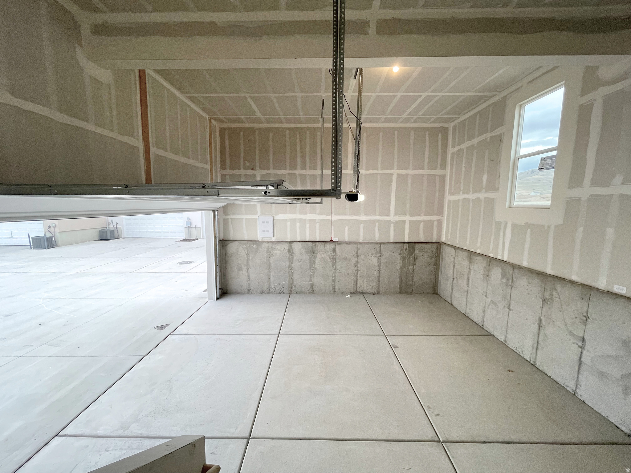 BEACON POINTE - Residential