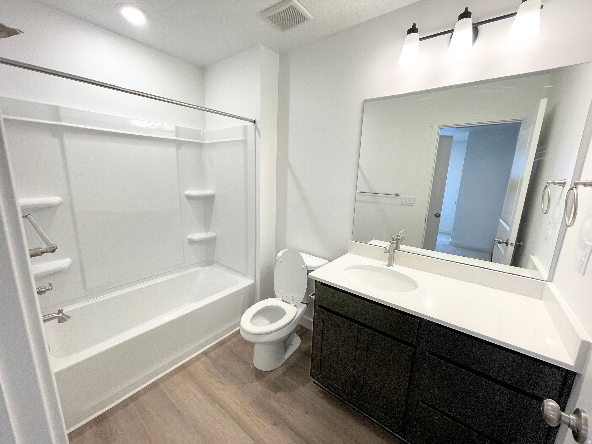 BEACON POINTE - Residential