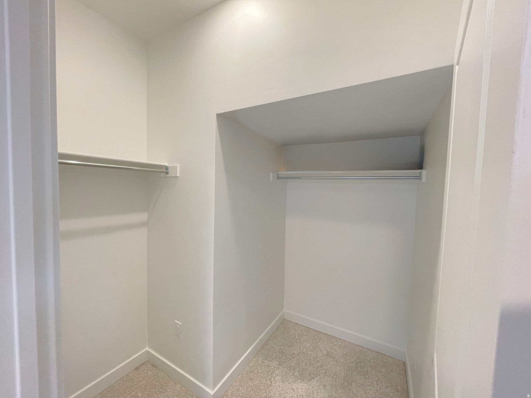 BEACON POINTE - Residential