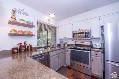 Tiny photo for 552 E 3300 N, North Ogden, UT 84414 (MLS # 2189421)