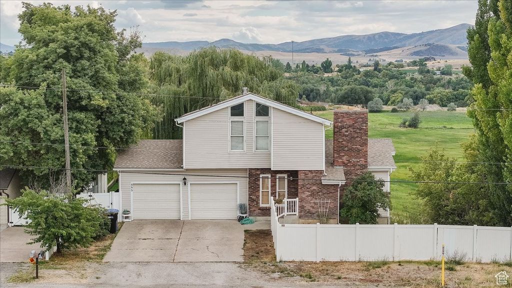 Photo of 885 W 300 N, Hyrum, UT 84319 (MLS # 2111305)