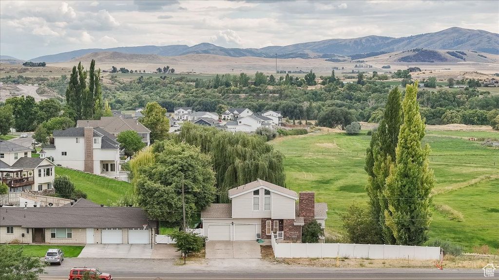 Photo of 885 W 300 N, Hyrum, UT 84319 (MLS # 2111305)