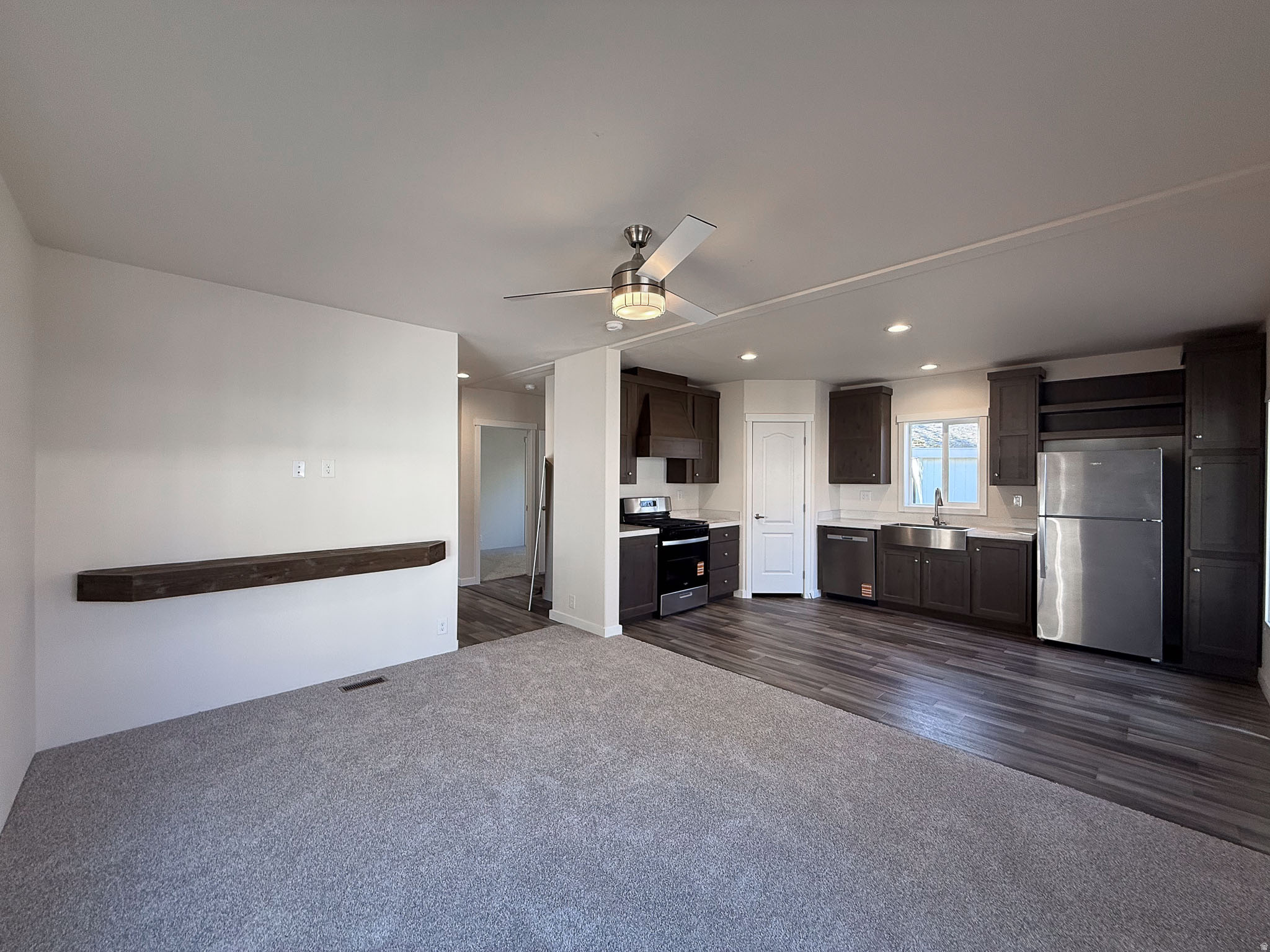 ROLLING HILLS ESTATES - Residential