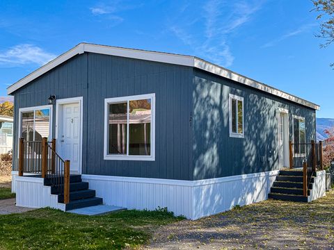 Homes For Sale - 121 Barrington Way<br/> Layton, UT 84041