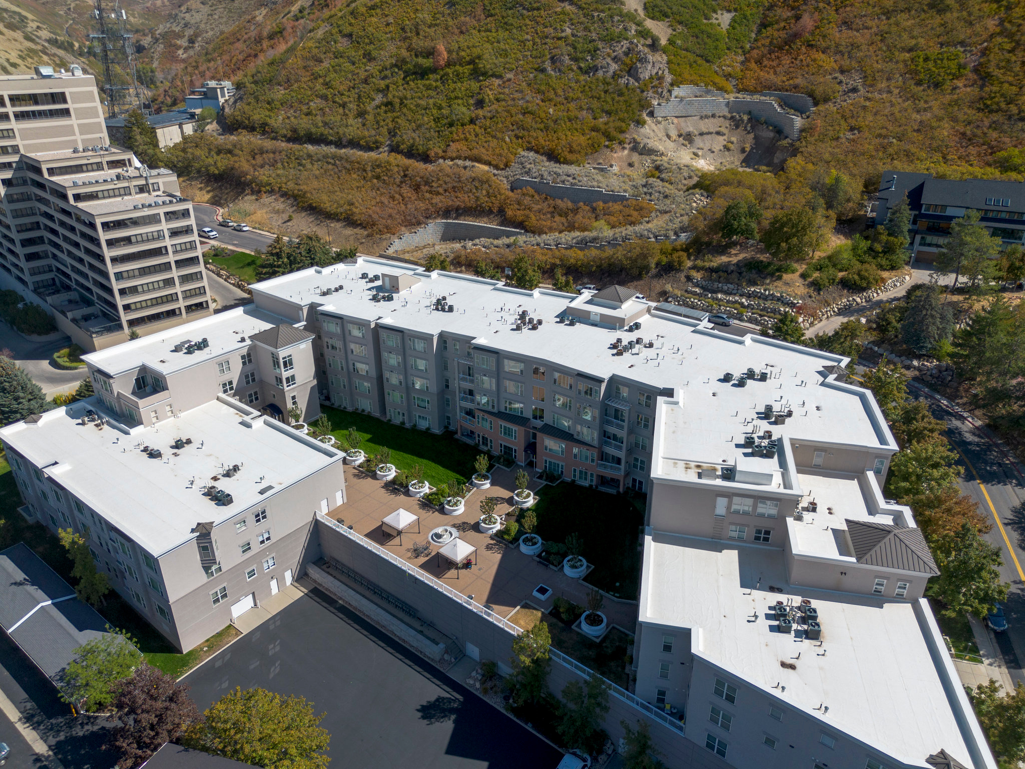 PRESIDENTIAL CLUB - Residential