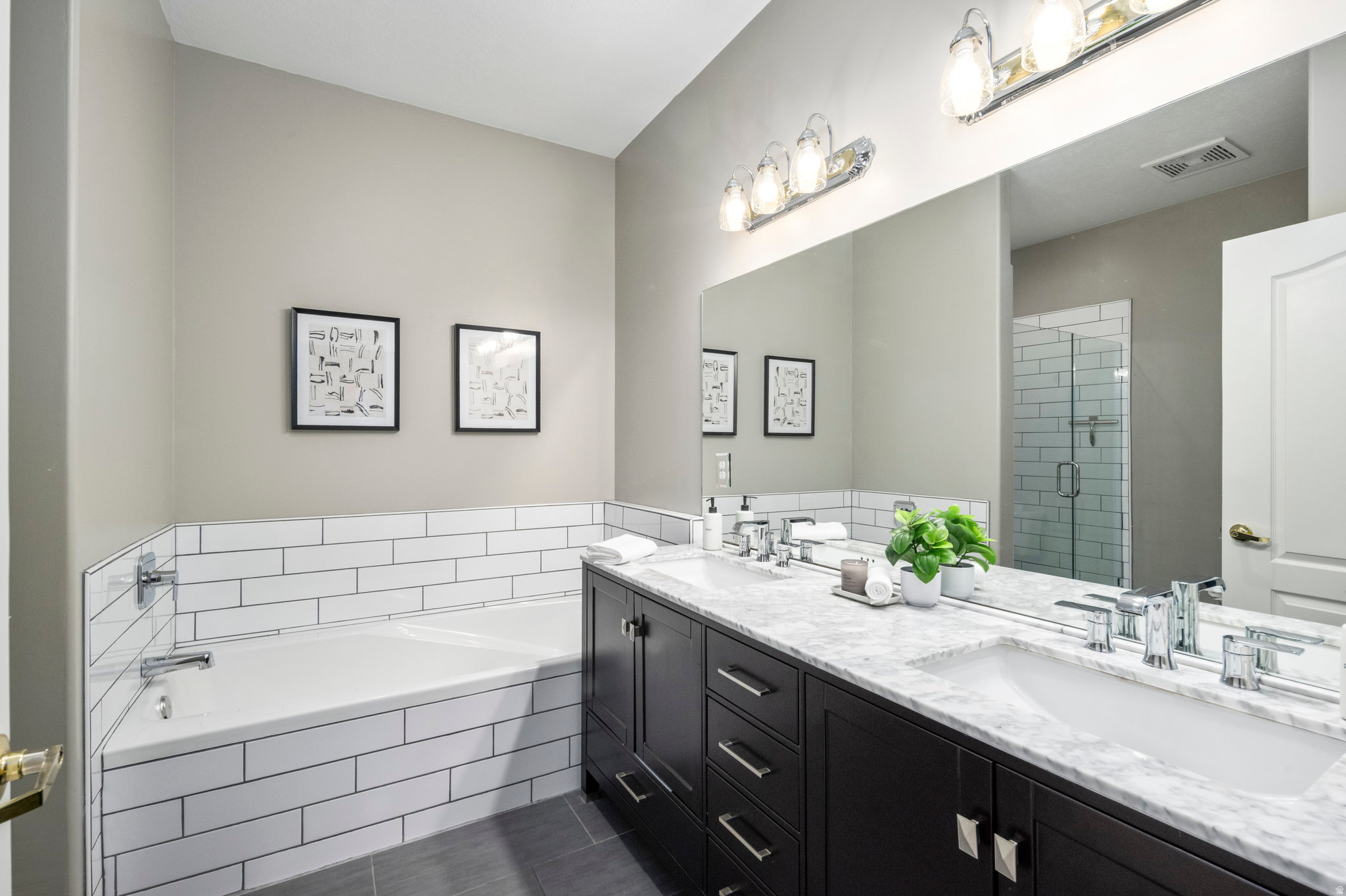 PRESIDENTIAL CLUB - Residential