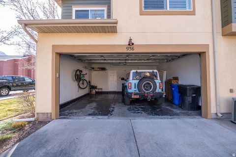 Tiny photo for 936 W SPRING CREEK LN, Farmington, UT 84025 (MLS # 2143625)