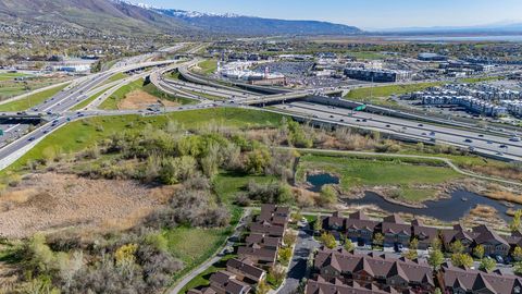 Tiny photo for 936 W SPRING CREEK LN, Farmington, UT 84025 (MLS # 2143625)