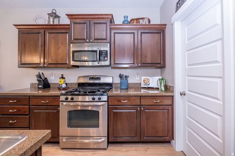 Tiny photo for 936 W SPRING CREEK LN, Farmington, UT 84025 (MLS # 2143625)